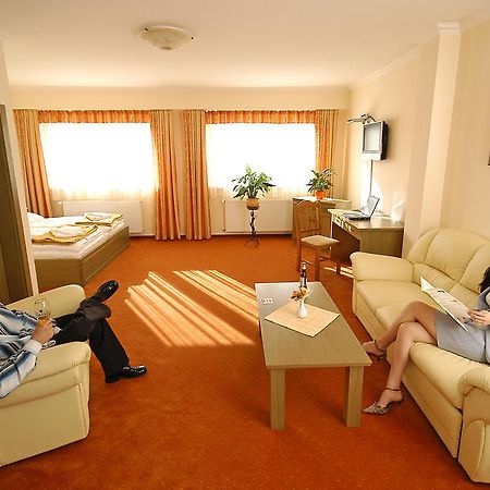 Hotel Bavaria Abda Номер фото