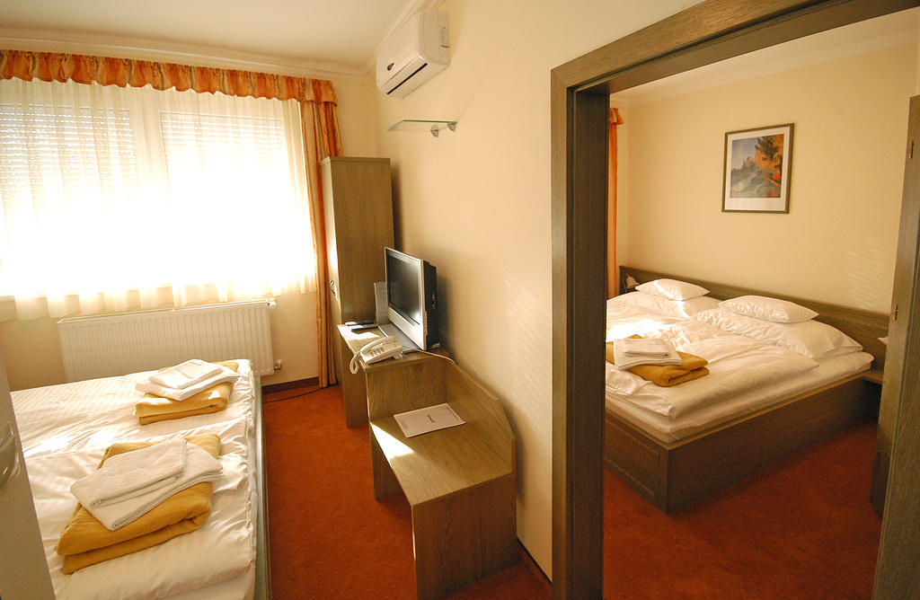 Hotel Bavaria Abda Номер фото